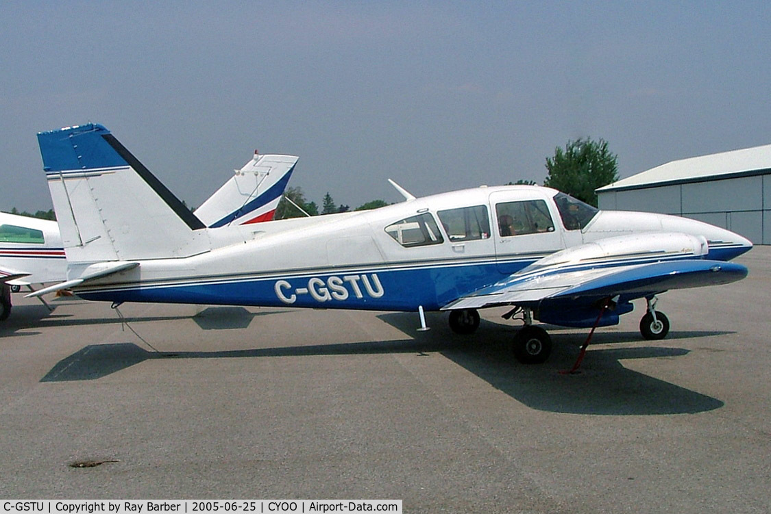 C-GSTU, 1972 Piper PA-23-250 C/N 27-7304937, Piper PA-23-250 Aztec E [27-7304937] Oshawa~C 25/06/2005