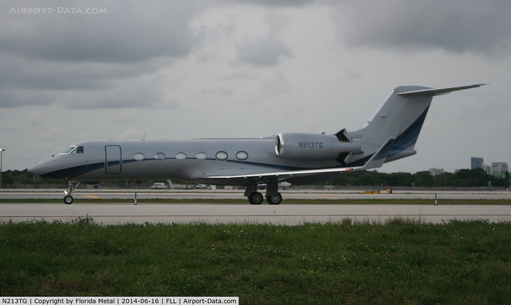 N213TG, Gulfstream Aerospace GIV-X (G450) C/N 4219, Gulfstream 450