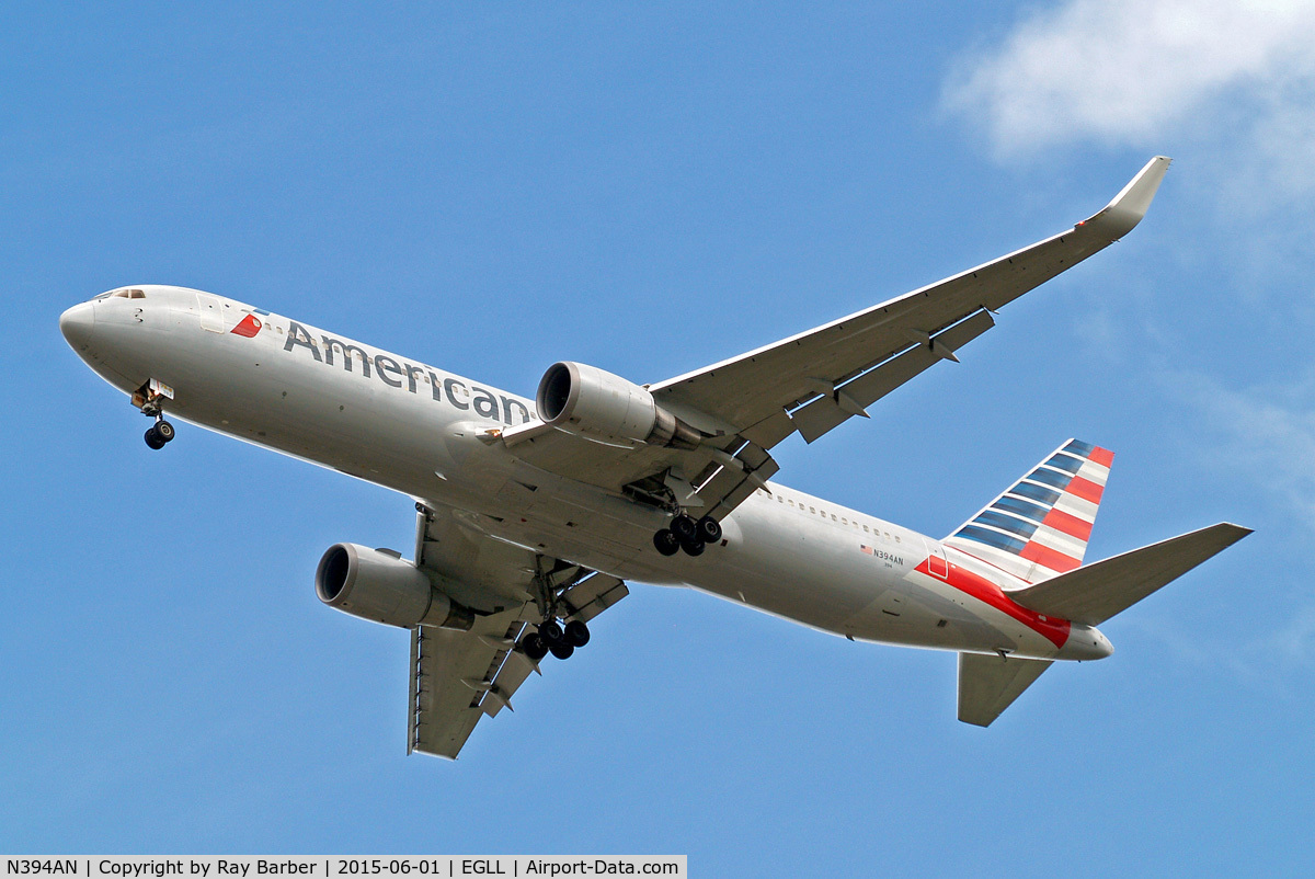 N394AN, 1998 Boeing 767-323/ER C/N 29431, Boeing 767-323ER [29431] (American Airlines) Home~G 01/06/2015. On approach 27R.