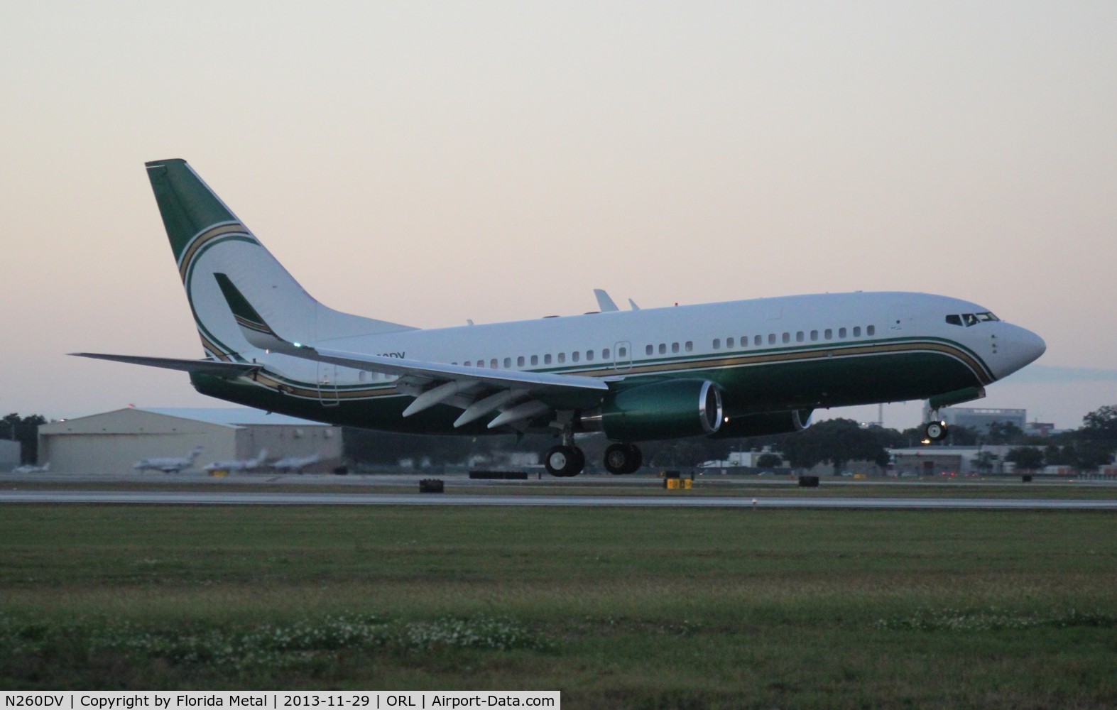 N260DV, 1998 Boeing 737-75T BBJ C/N 29142, Orlando Magic BBJ