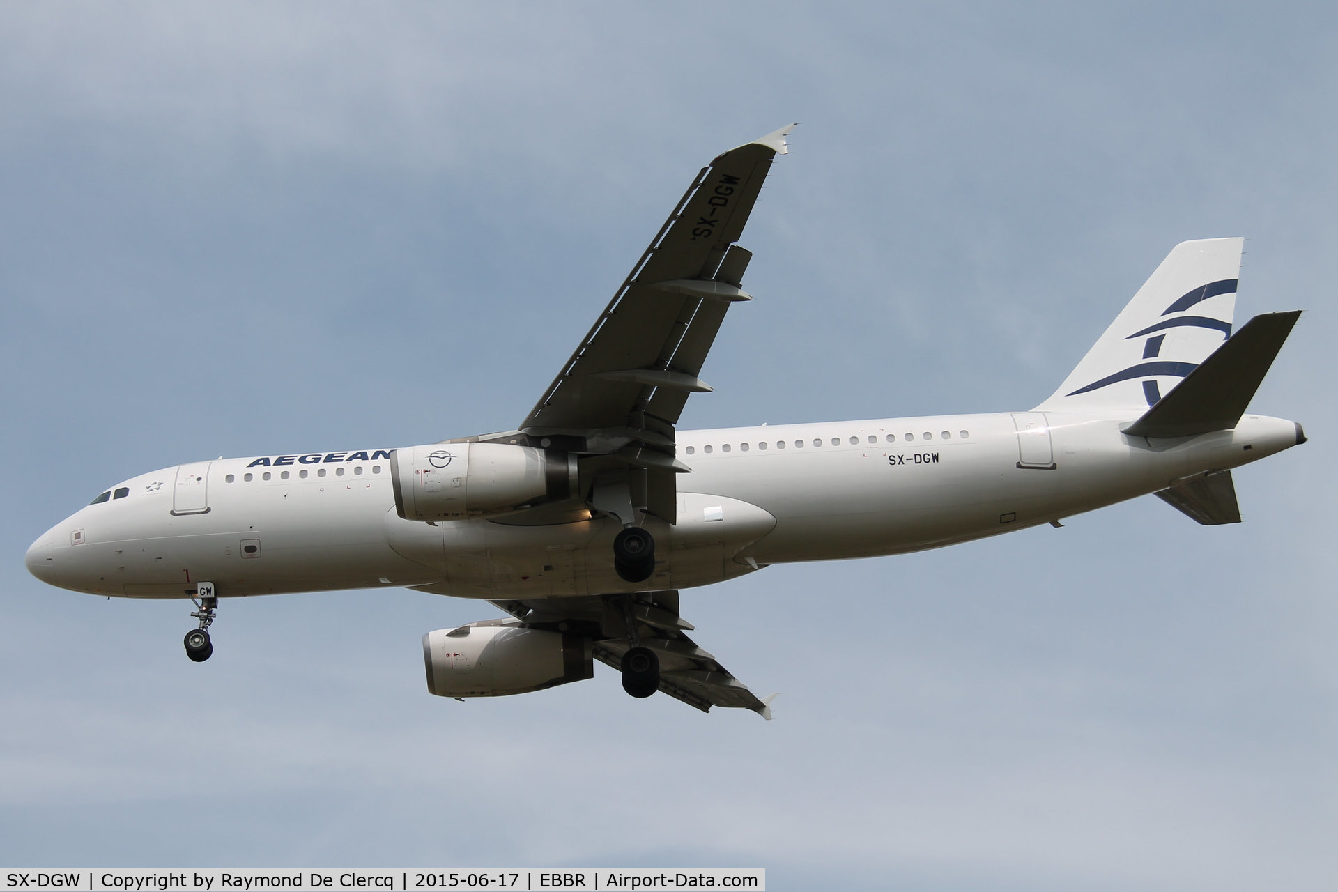 SX-DGW, 2002 Airbus A320-232 C/N 1909, Landing on 25R