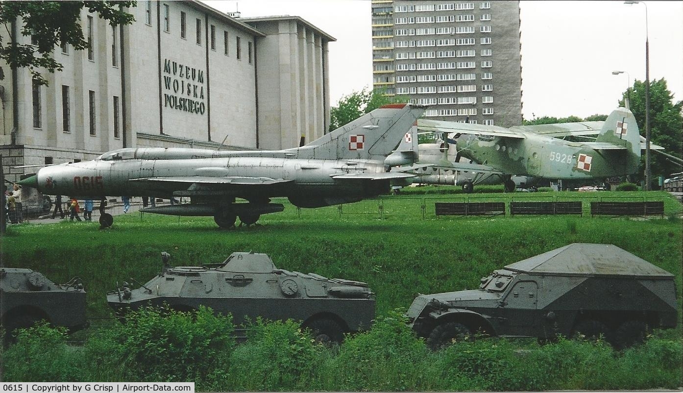 0615, Mikoyan-Gurevich MiG-21PF C/N 760615, Museum of the Polish Army, Warsaw