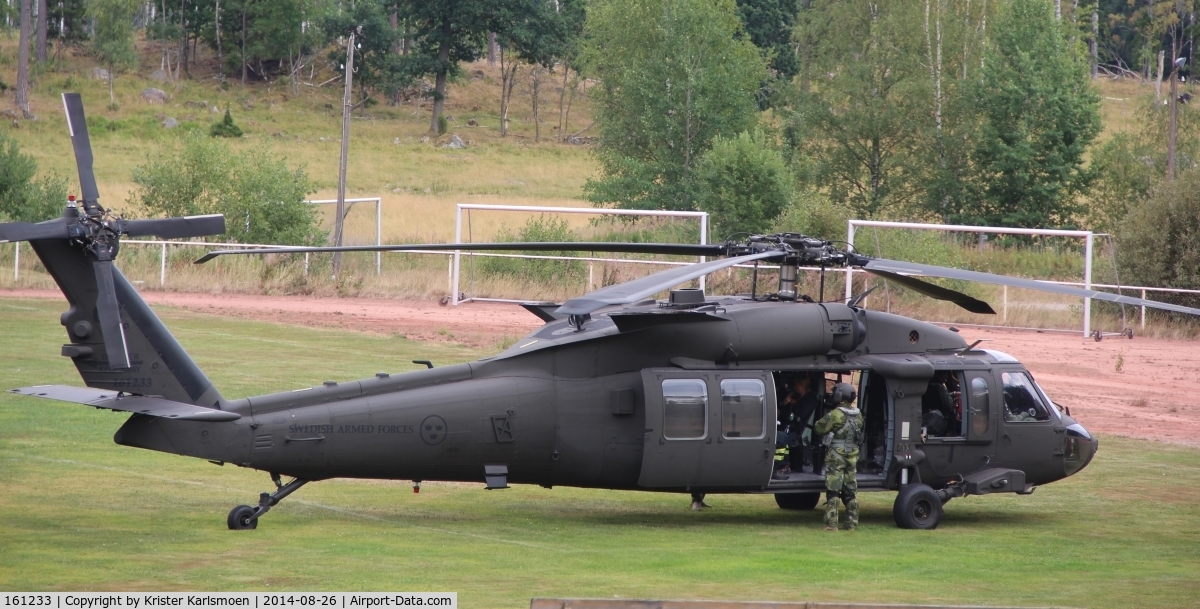 161233, Sikorsky Hkp16A Black Hawk (UH-60M) C/N 11-27233, On the soccer field at Ramnäs, Sweden