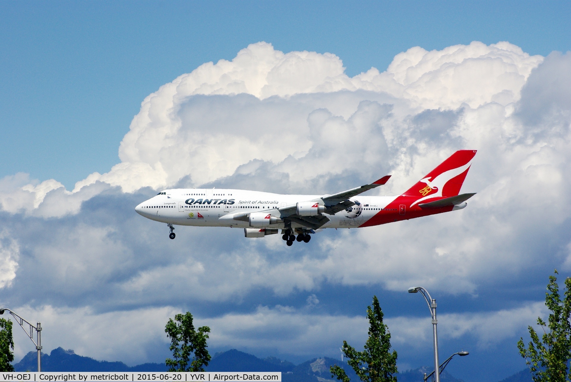 VH-OEJ, 2003 Boeing 747-438/ER C/N 32914, QF75 from Sydney