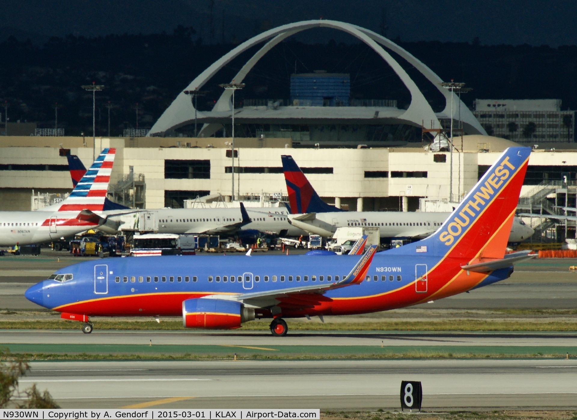 N930WN, 2009 Boeing 737-7H4 C/N 36636, Southwest, is here shortly after landing at Los Angeles Int'l(KLAX)