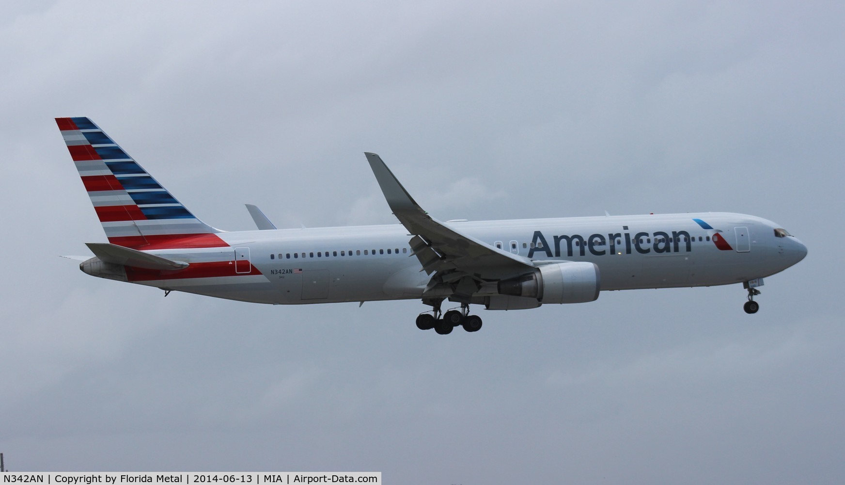 N342AN, 2002 Boeing 767-323ER C/N 33081, American