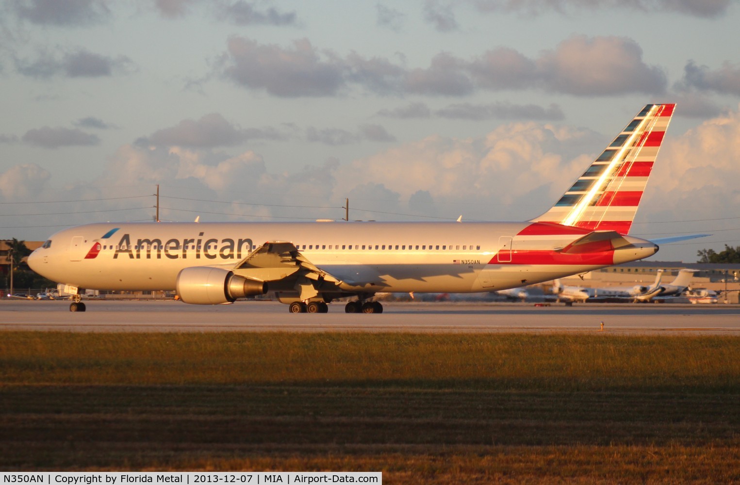 N350AN, 2003 Boeing 767-323/ER C/N 33089, American