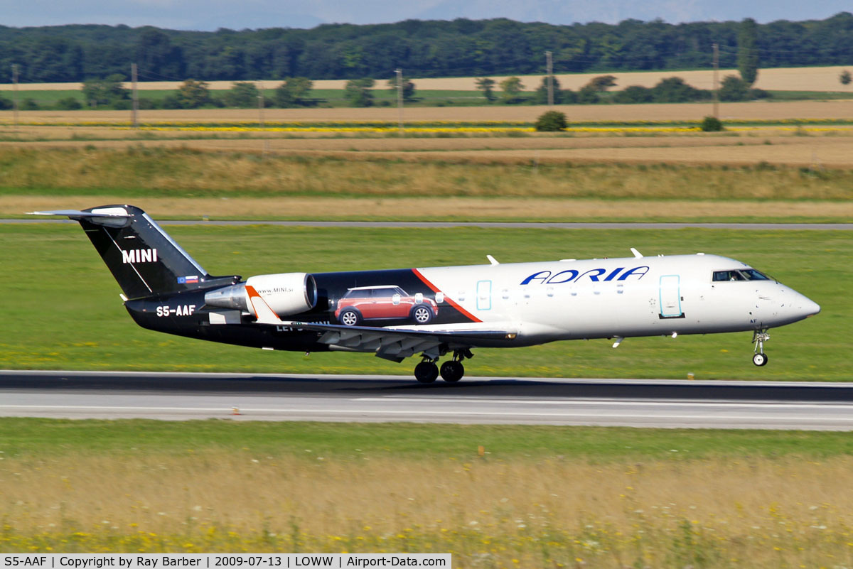 S5-AAF, 1998 Canadair CRJ-200LR (CL-600-2B19) C/N 7272, Canadair CRJ-200LR [7272] (Adria Airways) Vienna-Schwechat~OE 13/07/2009