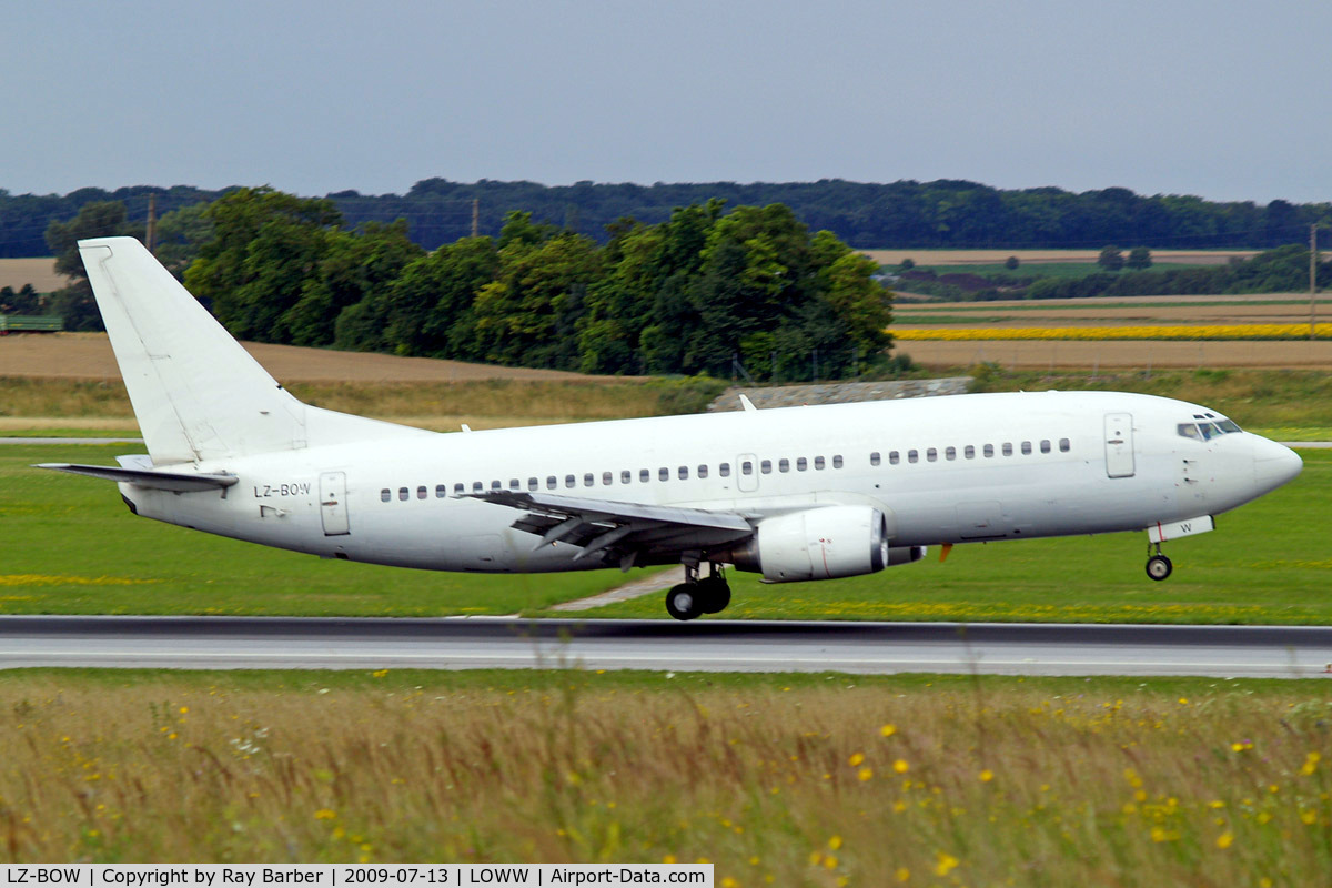 LZ-BOW, 1987 Boeing 737-330 C/N 23834, Boeing 737-330 [23834] (SkyEurope Airlines) Vienna-Schwechat~OE 13/07/2009