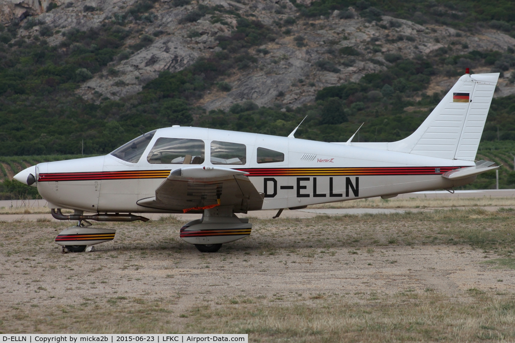 D-ELLN, Piper PA-28-161 C/N 28-16058, Parked