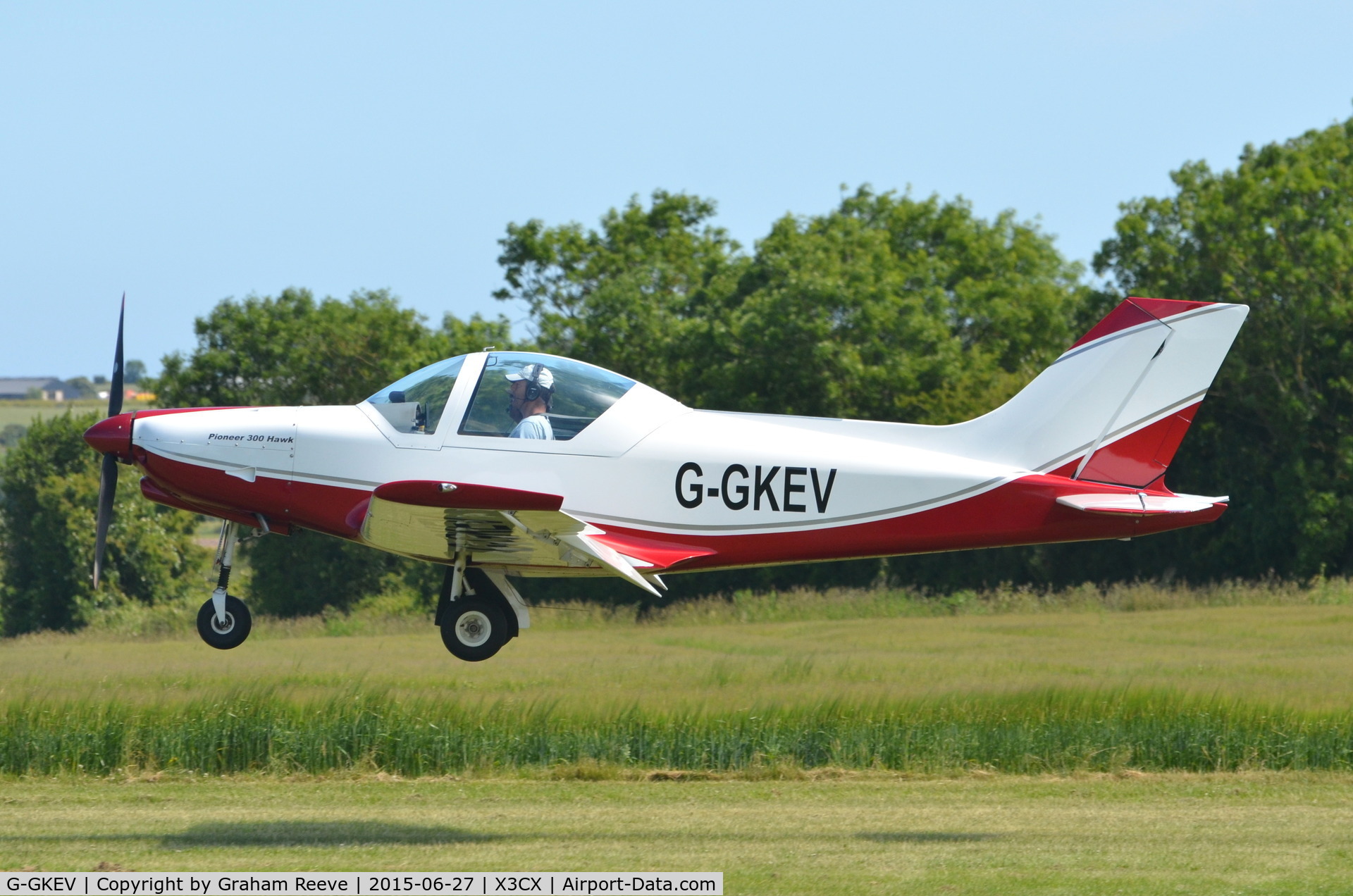 G-GKEV, 2010 Alpi Aviation Pioneer 300 Hawk C/N LAA 330A-14965, Landing at Northrepps.