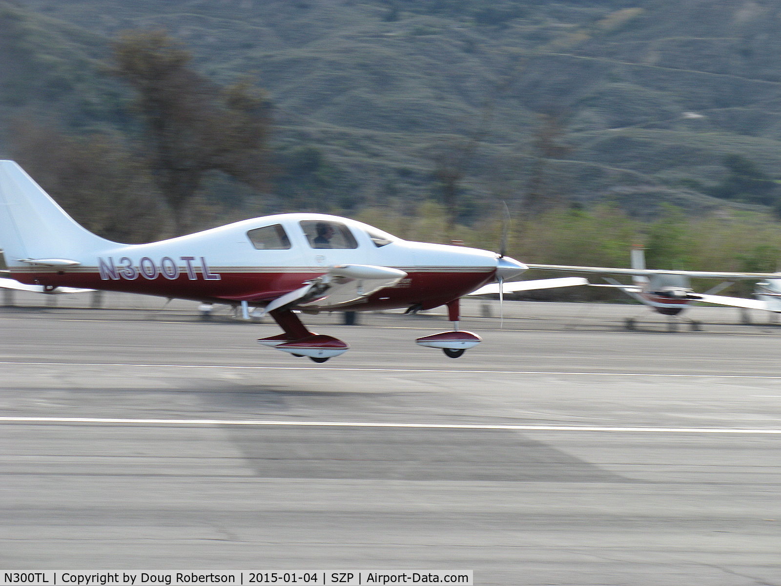 N300TL, 2003 Lancair LC-40-550FG C/N 40067, 2003 Lancair LC-40-550FG Columbia 300 TOURER, Continental IO-550-N2B 300 Hp with FADEC, landing Rwy 22