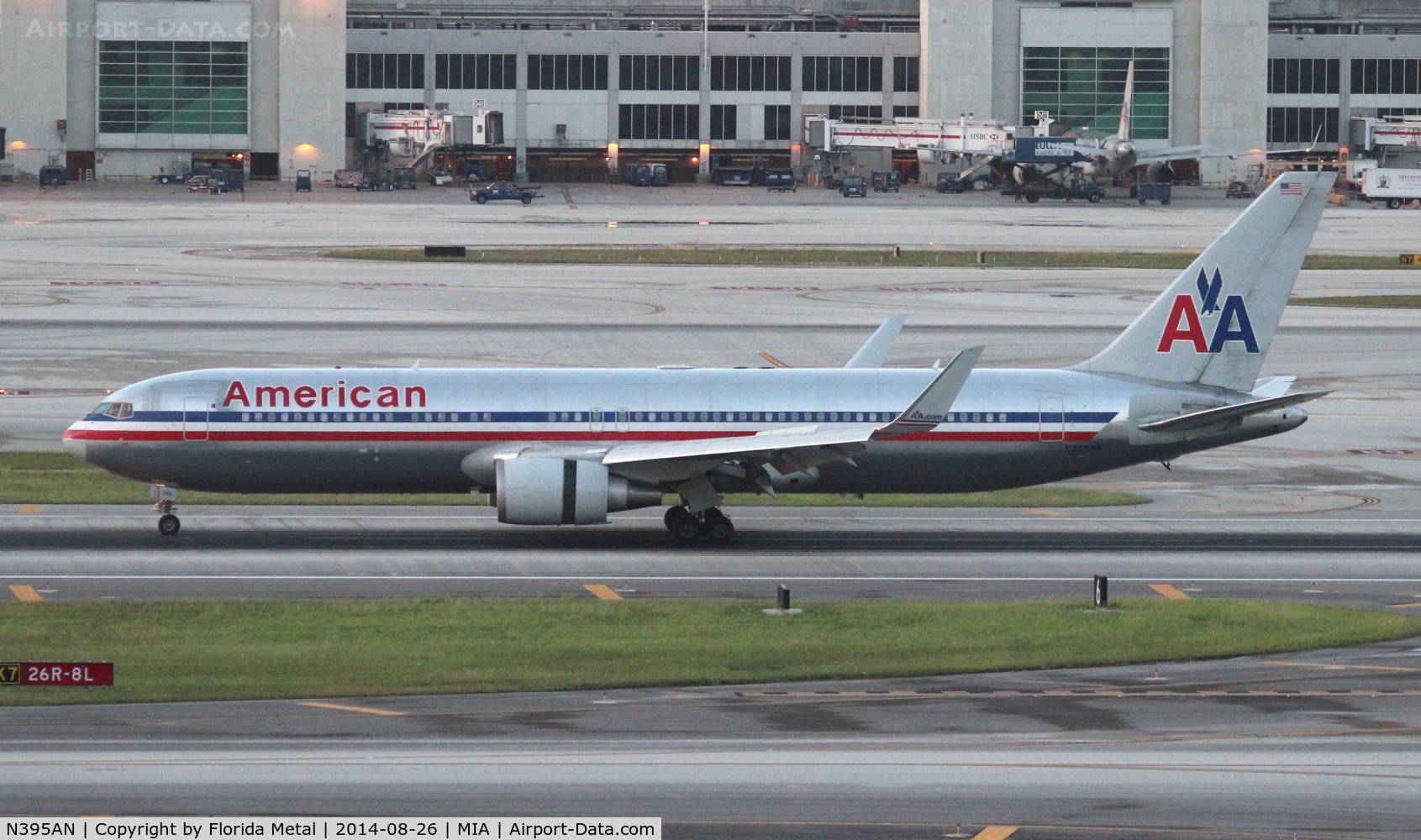N395AN, 1998 Boeing 767-323 C/N 29432, American