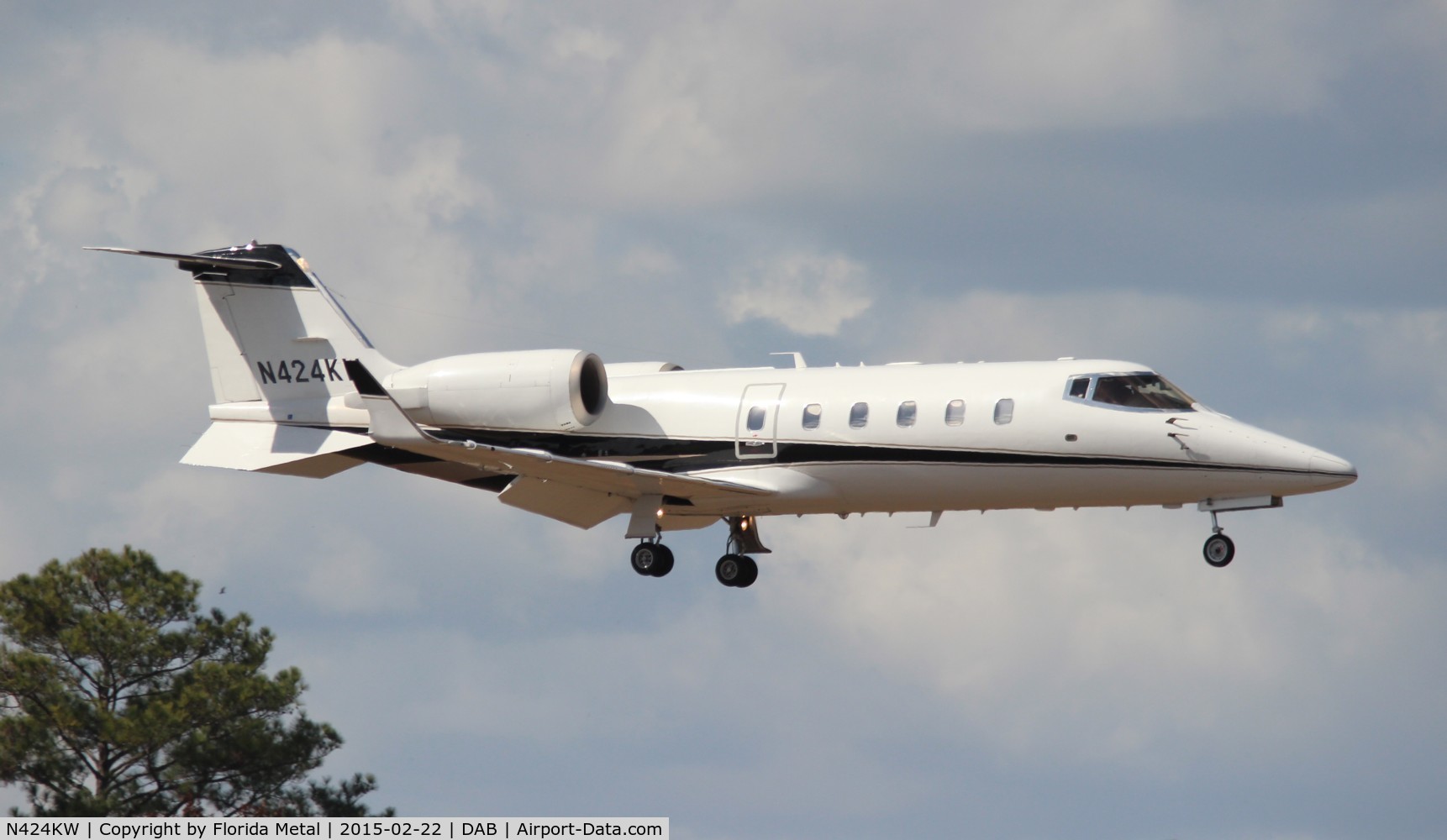 N424KW, 1999 Learjet Inc 60 C/N 153, Lear 60