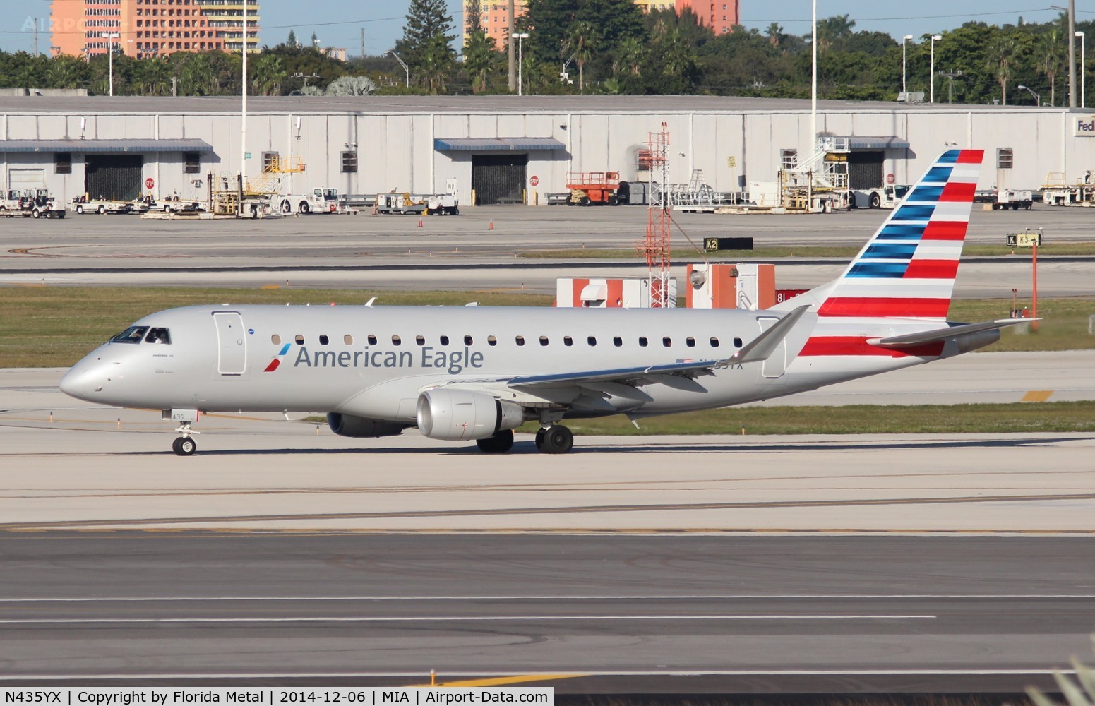 N435YX, 2014 Embraer 175LR (ERJ-170-200LR) C/N 17000423, American Eagle
