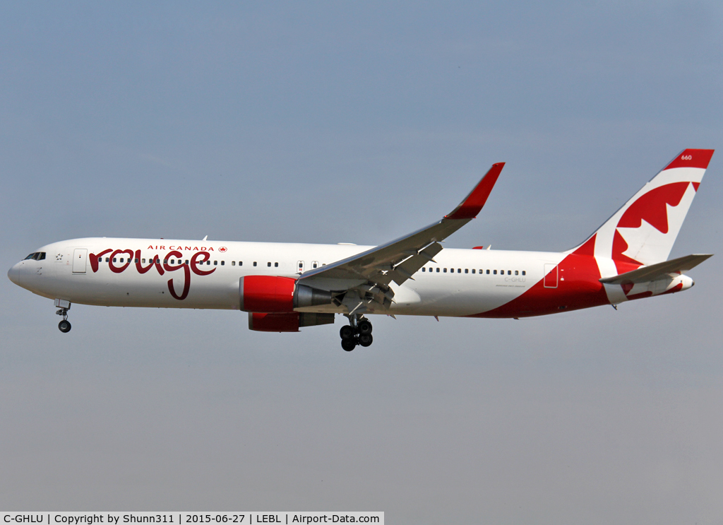 C-GHLU, 2001 Boeing 767-333 C/N 30851, Landing rwy 25R