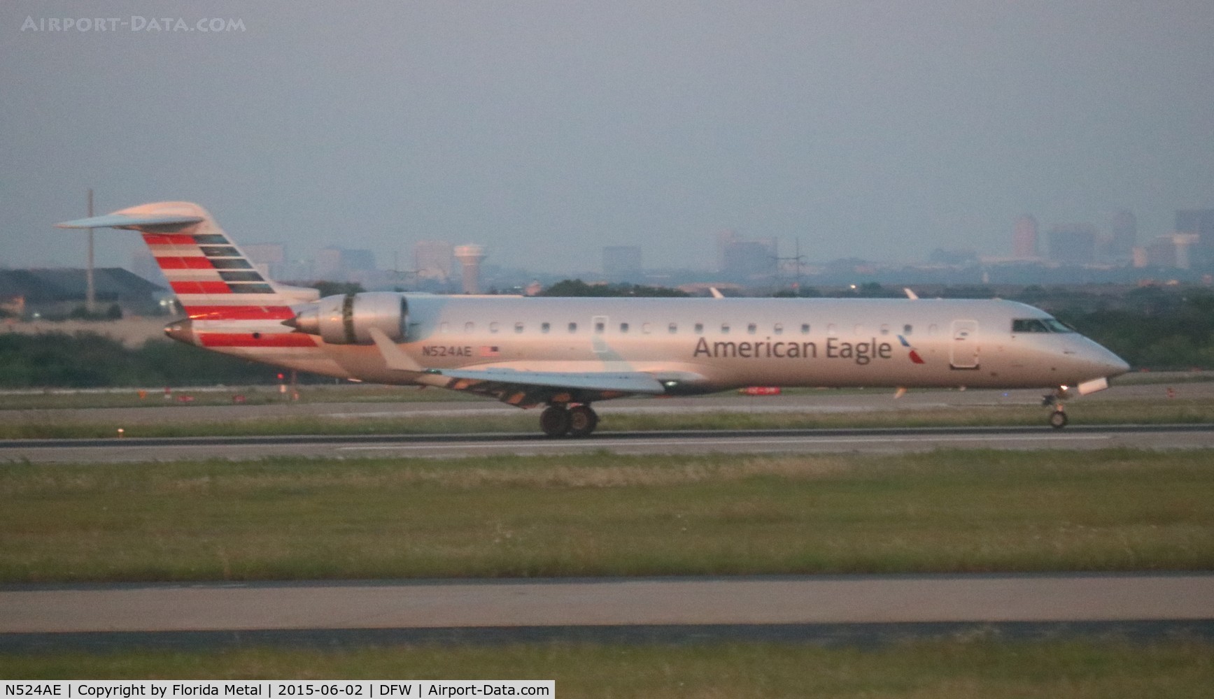 N524AE, 2004 Bombardier CRJ-701 (CL-600-2C10) Regional Jet C/N 10154, American Eagle