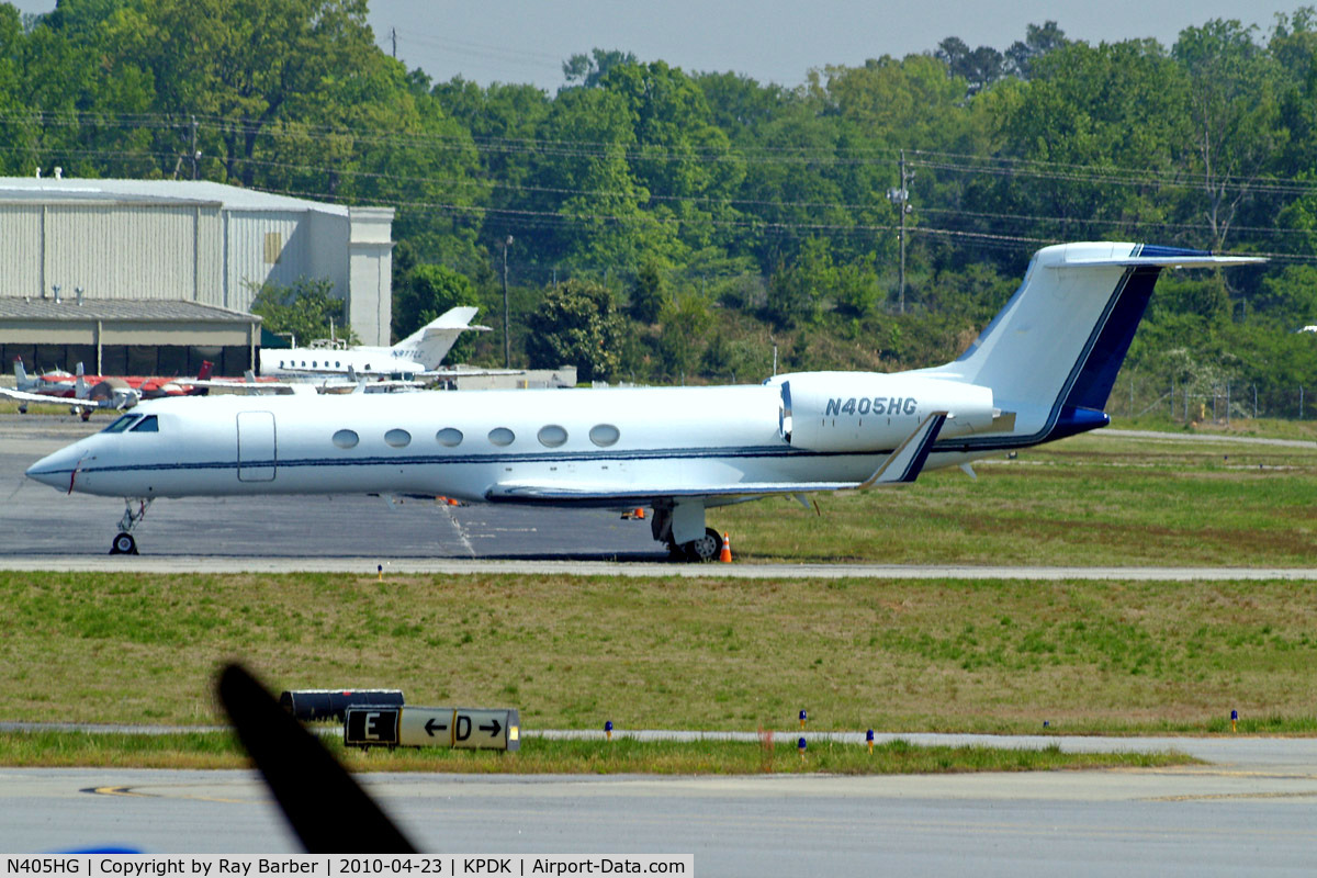 N405HG, 2001 Gulfstream Aerospace G-V C/N 661, Gulfstream G5 [661] Atlanta-Dekalb Peachtree~N 23/04/2010