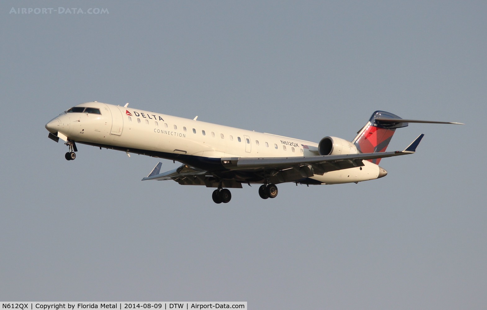 N612QX, 2002 Bombardier CRJ-701 (CL-600-2C10) Regional Jet C/N 10042, Delta Connection