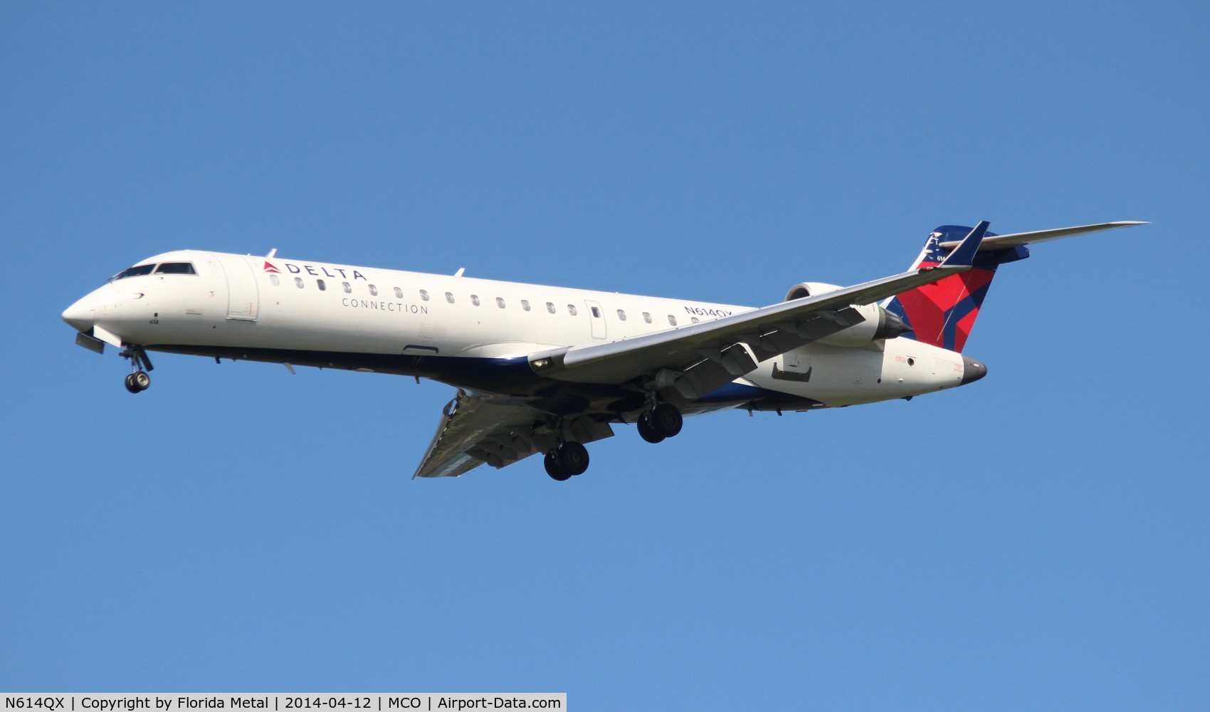 N614QX, 2002 Bombardier CRJ-701 (CL-600-2C10) Regional Jet C/N 10049, Delta Connection