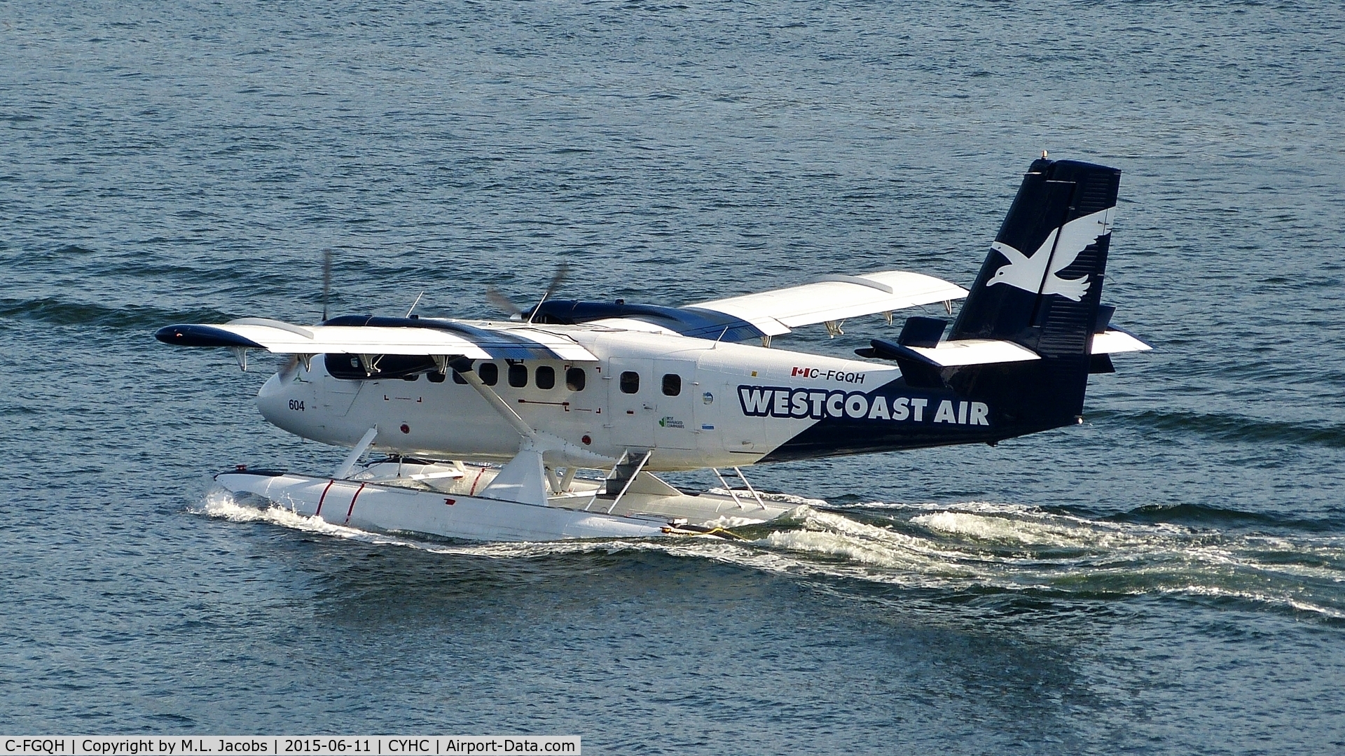 C-FGQH, 1968 De Havilland Canada DHC-6-100 Twin Otter C/N 106, Westcoast Air #604 taxiing to the Coal Harbour terminal.