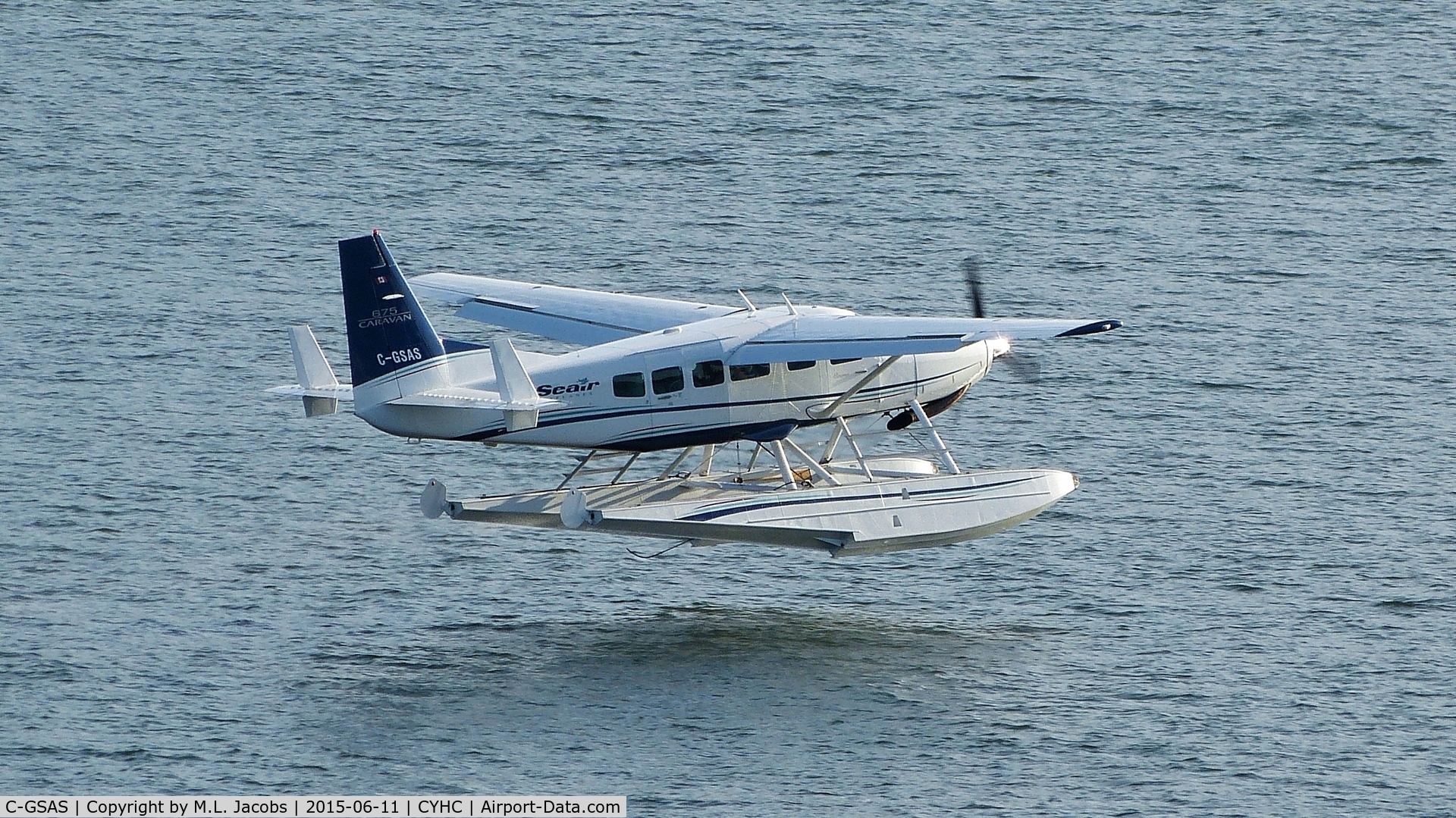 C-GSAS, 2001 Cessna 208 Caravan I C/N 20800341, Seair Seaplanes Cessna departing Coal Harbour bound for Nanaimo.