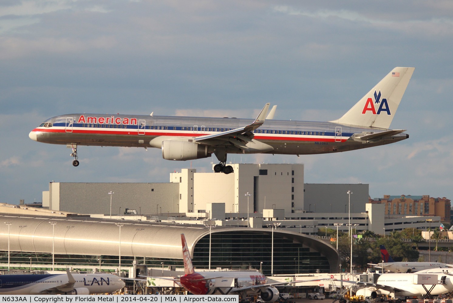 N633AA, 1990 Boeing 757-223 C/N 24591, American