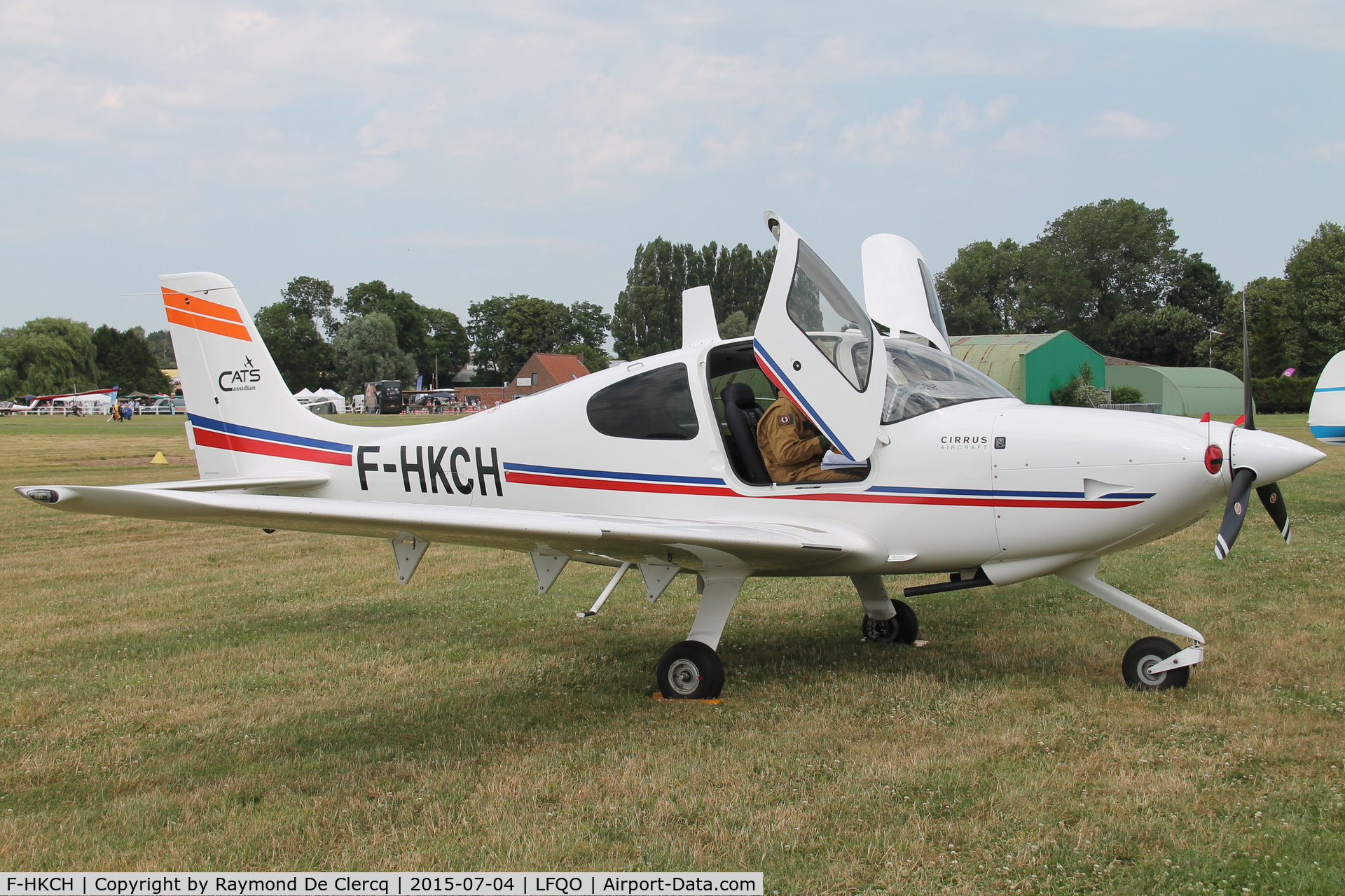 F-HKCH, Cirrus SR20 C/N 2189, Festival de l'air 2015 at Bondues.