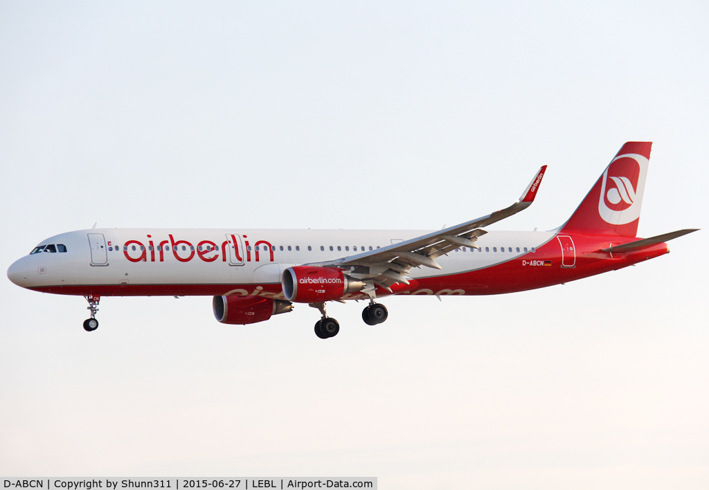 D-ABCN, 2015 Airbus A321-211 C/N 6454, Landing rwy 25R