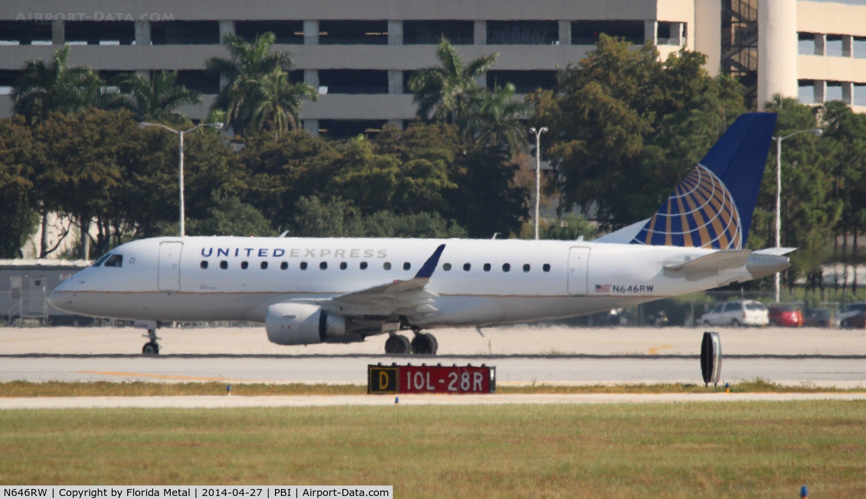 N646RW, 2005 Embraer 170SE (ERJ-170-100SE) C/N 17000066, United Express