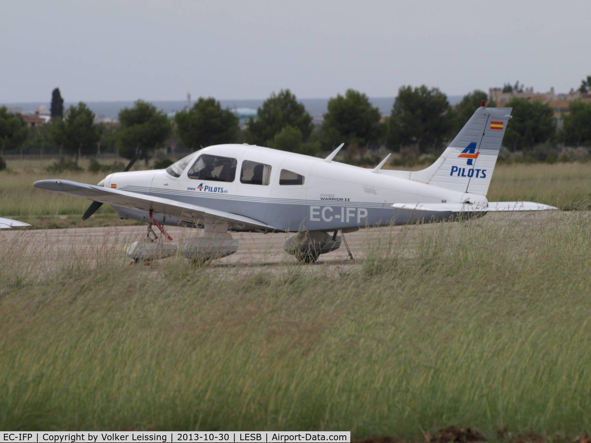 EC-IFP, Piper PA-28-161 Warrior II C/N 28-8116103, parking