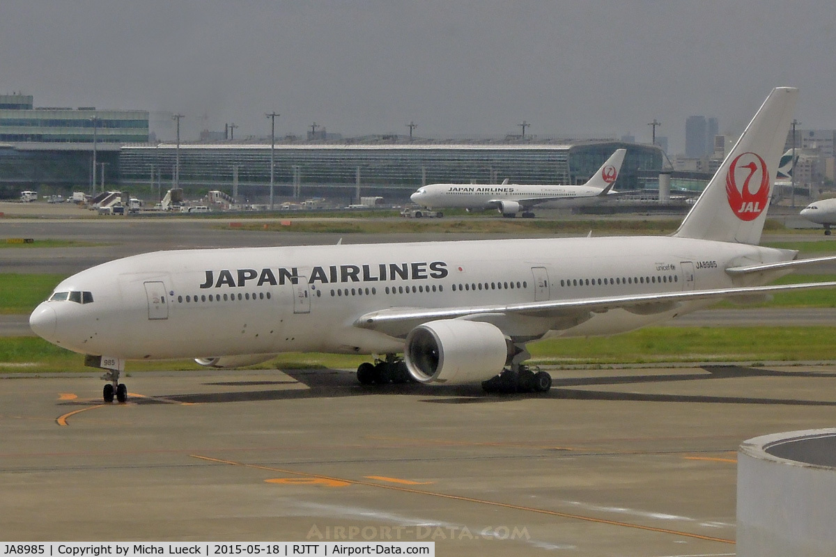 JA8985, 1997 Boeing 777-246 C/N 27652, At Haneda