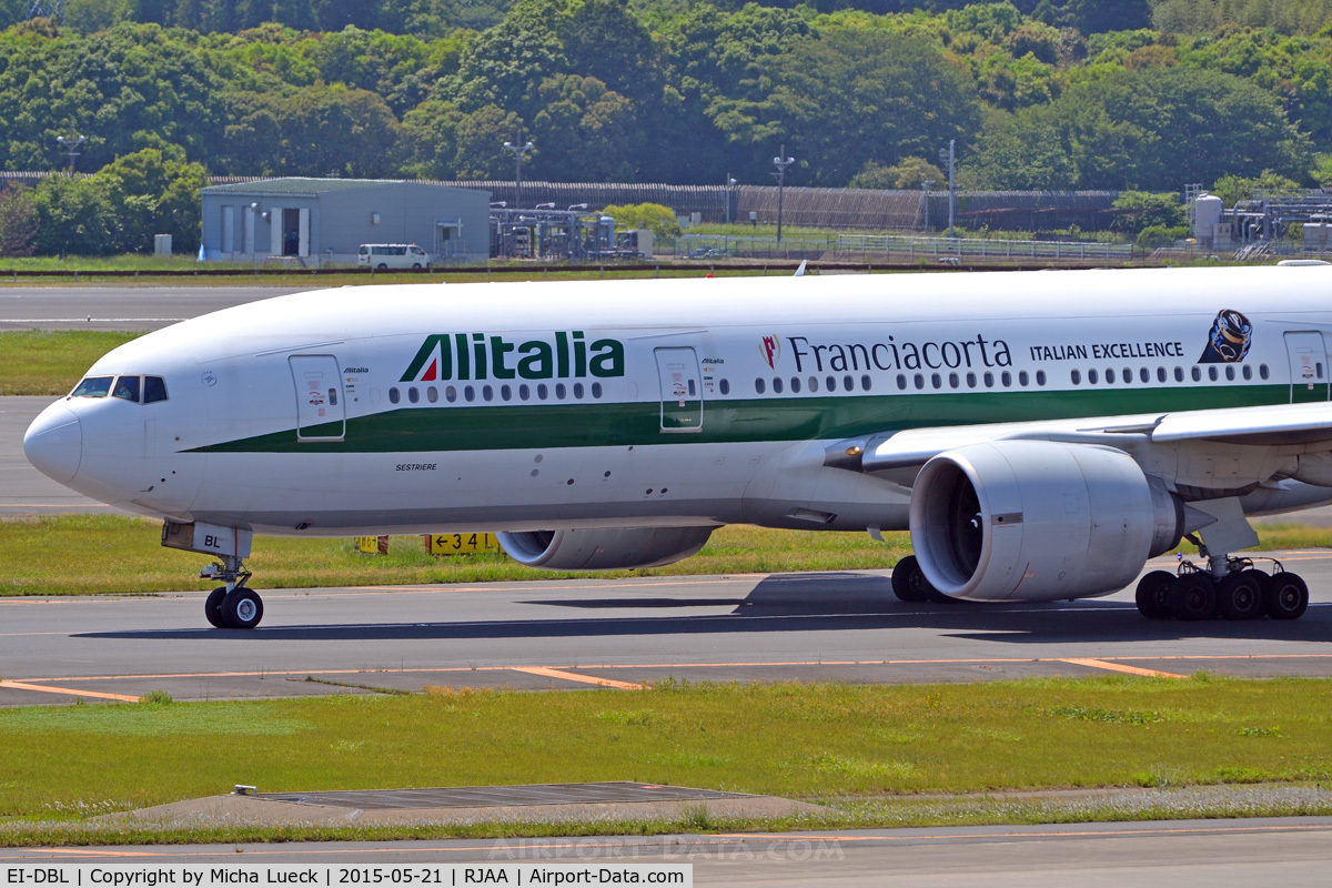 EI-DBL, 2003 Boeing 777-243/ER C/N 32781, At Narita