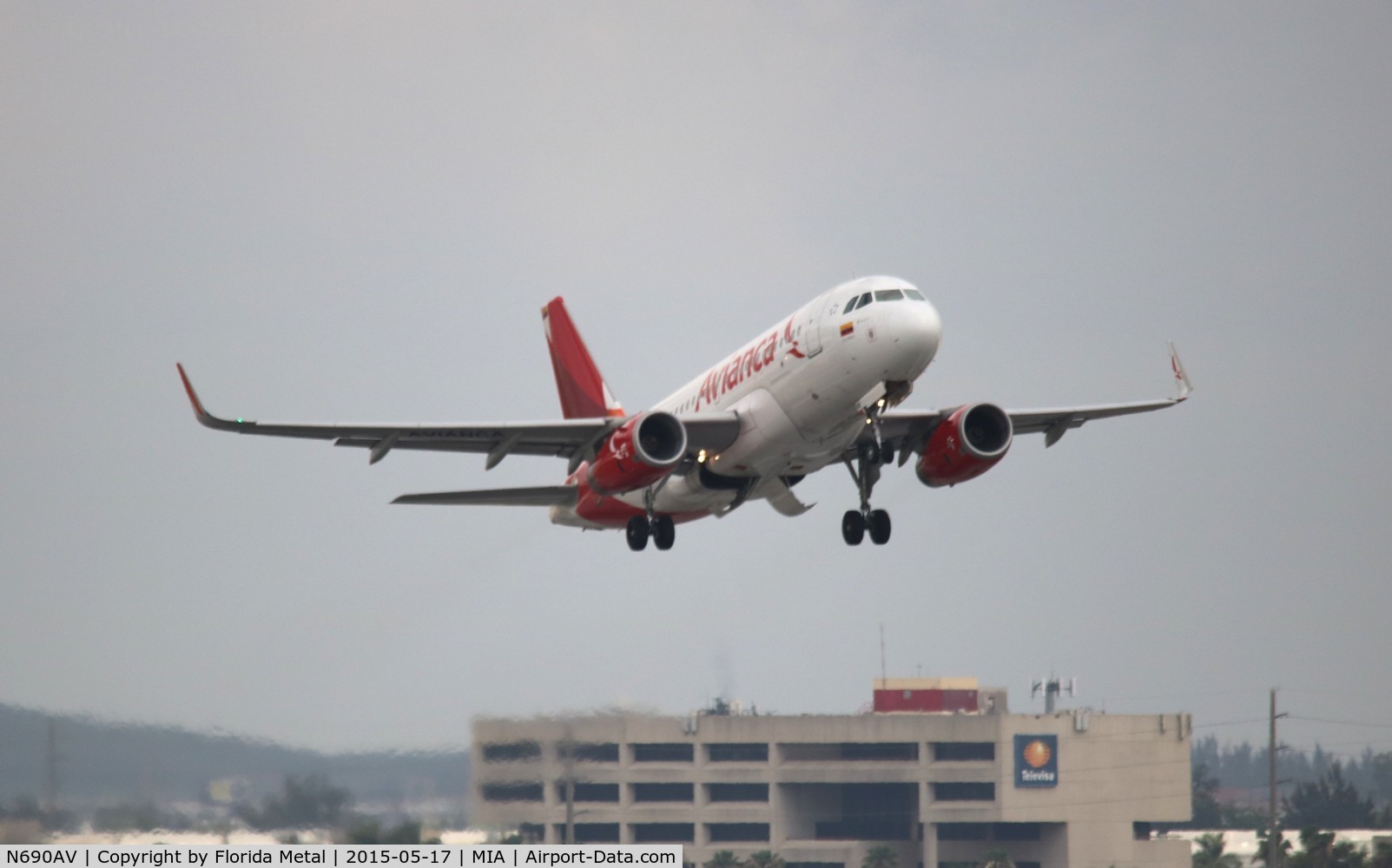 N690AV, 2014 Airbus A319-132 C/N 5944, Avianca A319