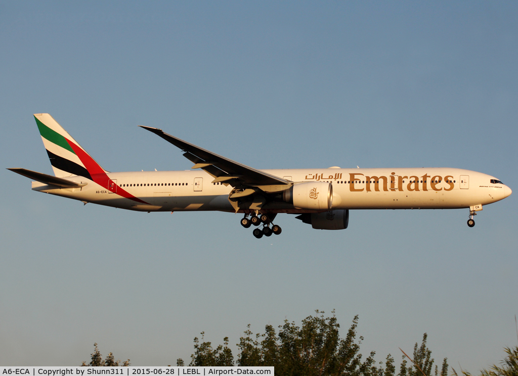 A6-ECA, 2006 Boeing 777-36N/ER C/N 32794, Landing rwy 25R