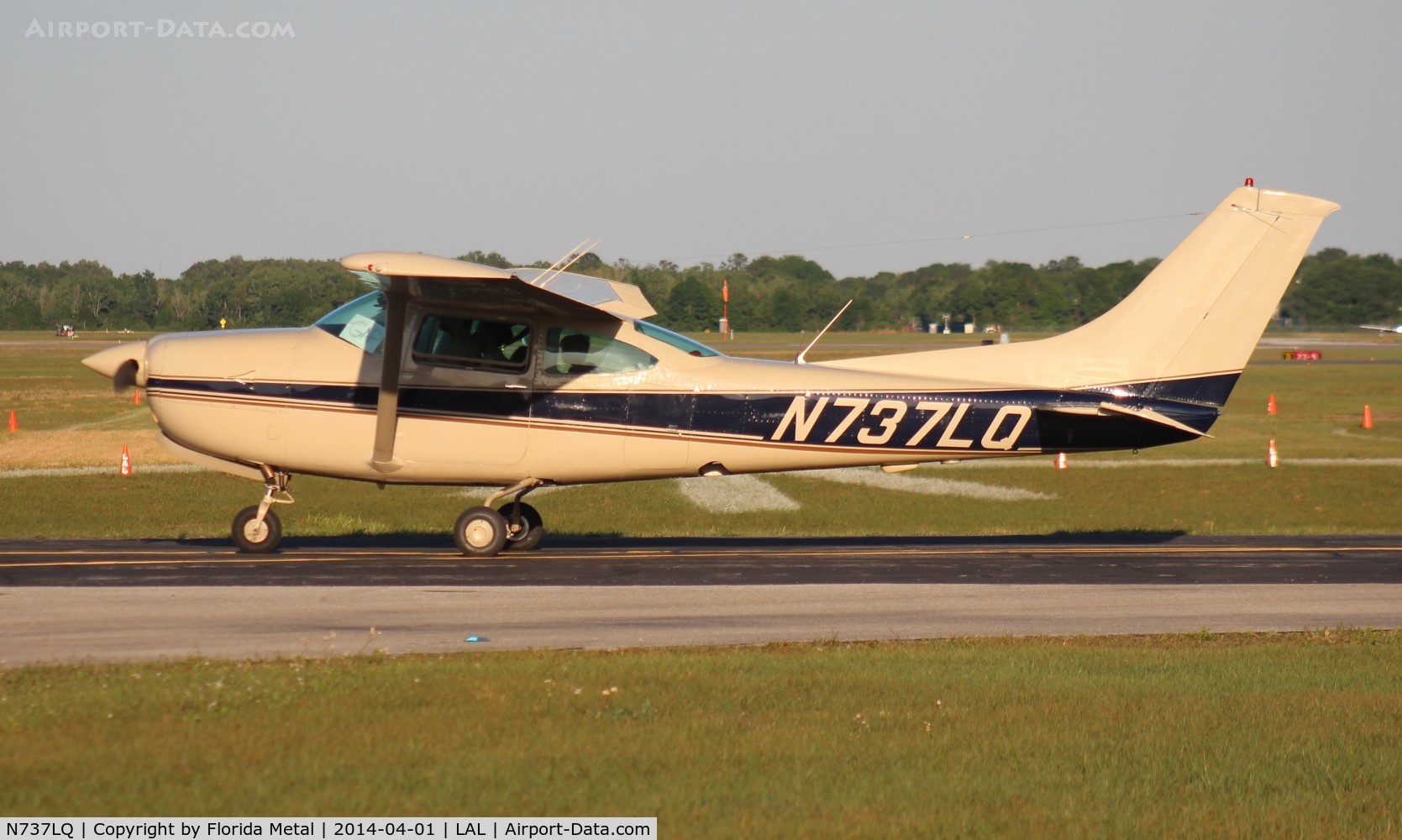 N737LQ, Cessna R182 Skylane RG C/N R18200847, Cessna R182