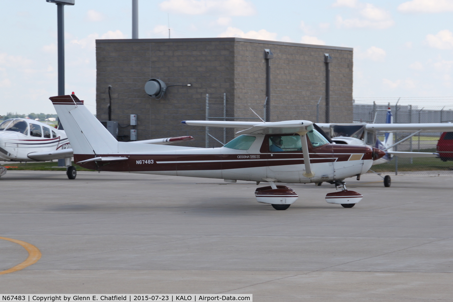 N67483, 1978 Cessna 152 C/N 15281858, Just arriving