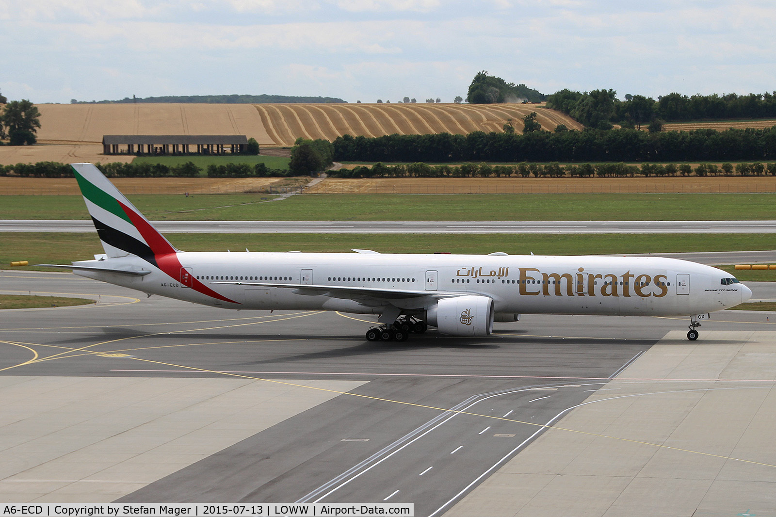 A6-ECD, 2007 Boeing 777-36N/ER C/N 32795, Emirates B.777-300ER @ VIE