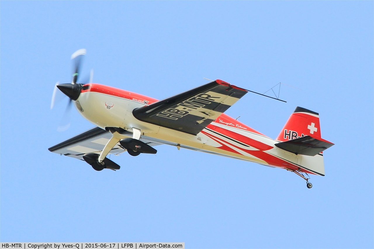 HB-MTR, 2011 Extra EA-330SC C/N SC027, Extra EA-330SC, On display, Paris-Le Bourget (LFPB-LBG) Air show 2015