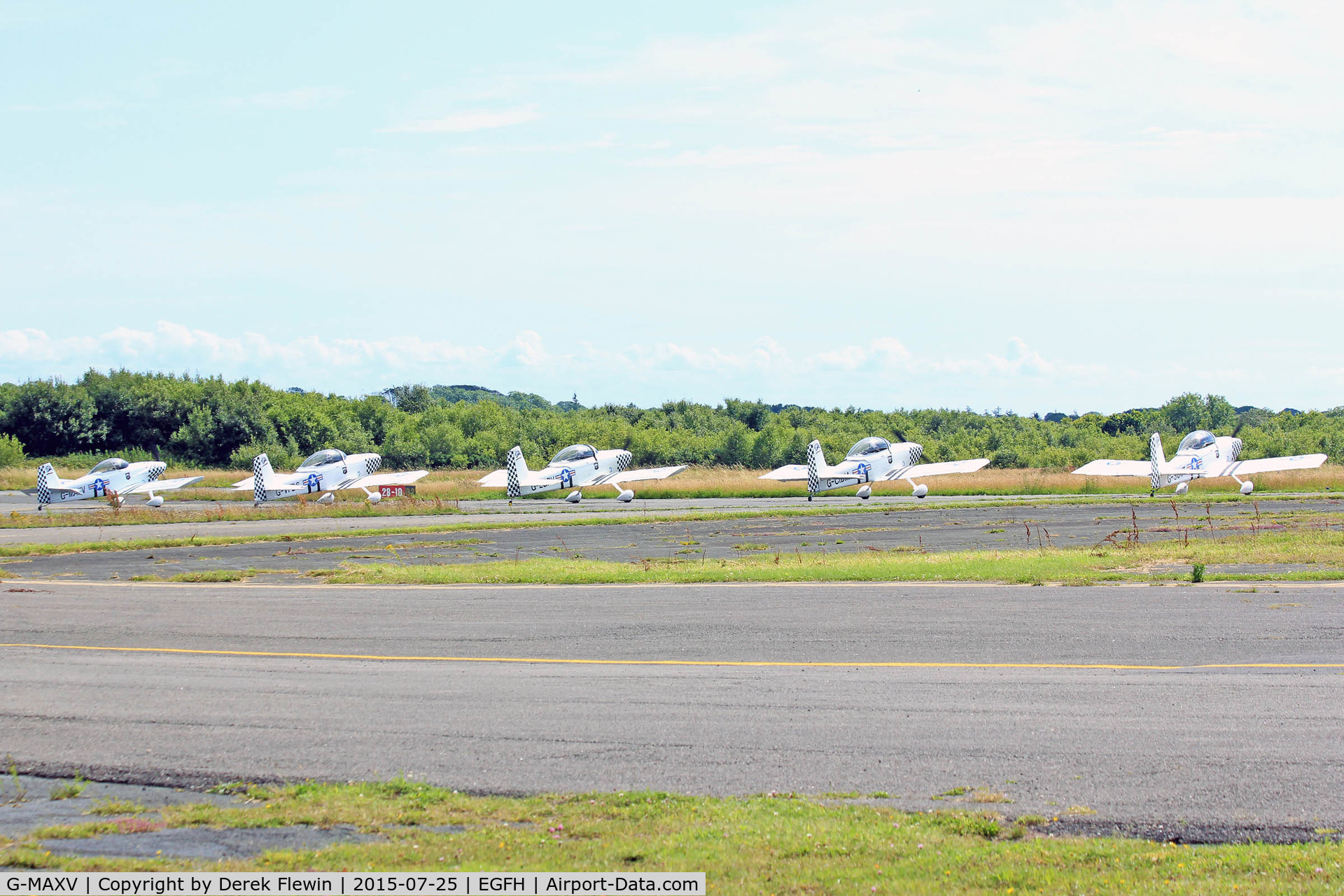 G-MAXV, 2000 Vans RV-4 C/N PFA 181-13266, RV-4, Team Raven, seen prior to departing runway 28  for a local practice.