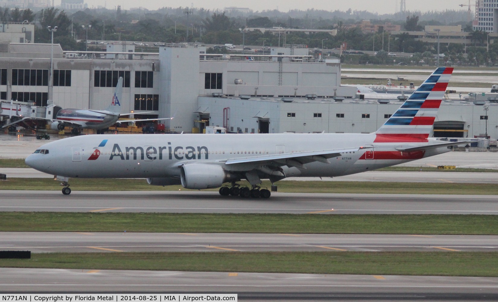 N771AN, 1999 Boeing 777-223 C/N 29579, American