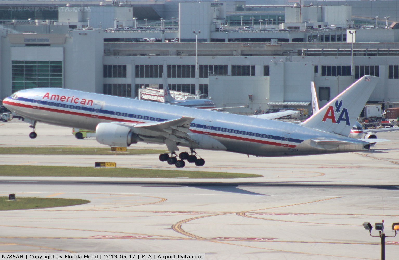 N785AN, 2000 Boeing 777-223/ER C/N 30005, American