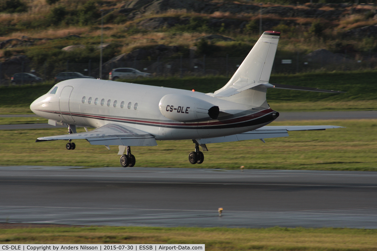 CS-DLE, 2007 Dassault Falcon 2000EX C/N 127, Landing runway 30 from Geneva.
