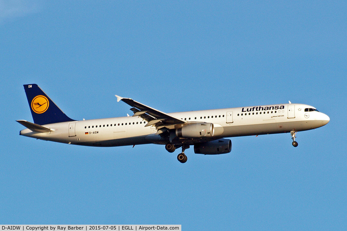 D-AIDW, 2013 Airbus A320-214 C/N 5694, Airbus A321-231 [6415] (Lufthansa) Home~G 05/07/2015. On approach 27L.