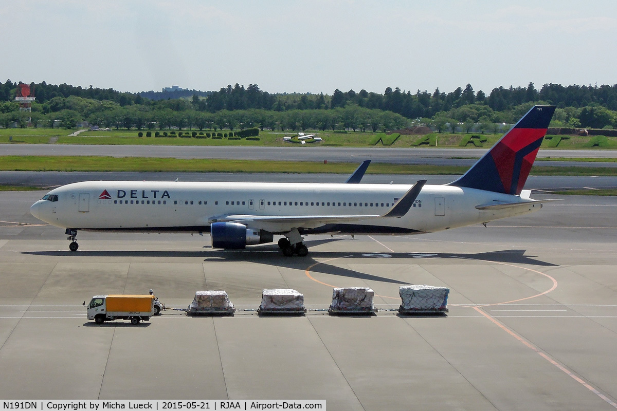 N191DN, 1997 Boeing 767-332 C/N 28448, At Narita