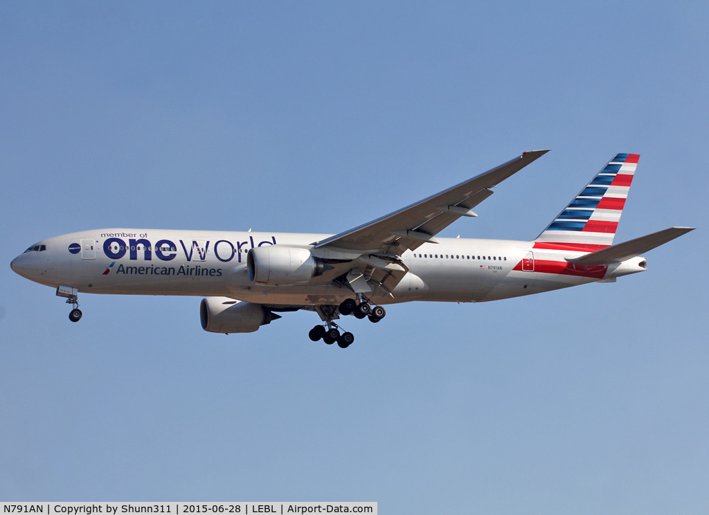 N791AN, 2000 Boeing 777-223/ER C/N 30254, Landing rwy 25R in new c/s and with 'One World' titles