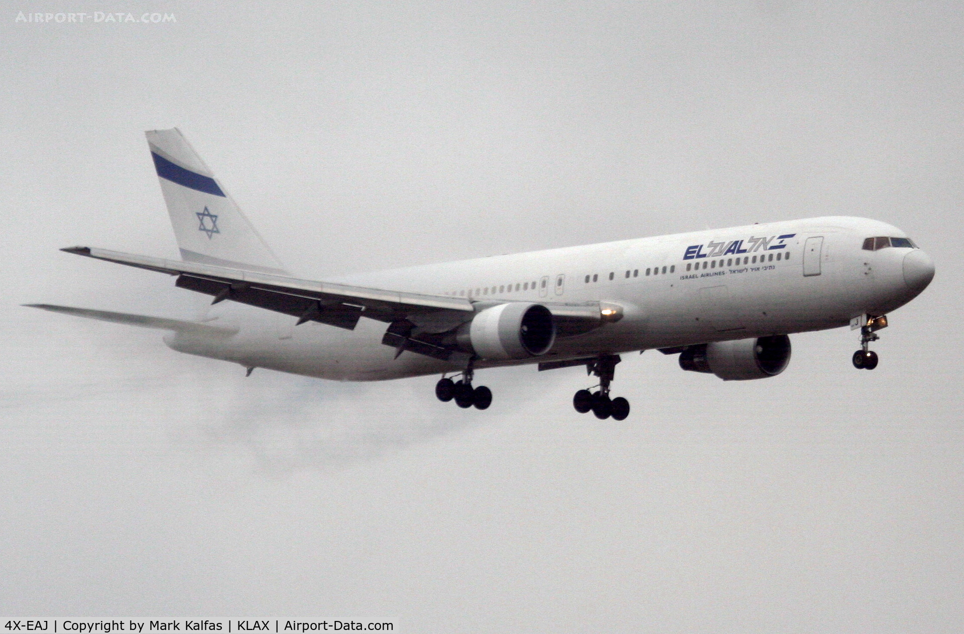 4X-EAJ, 1991 Boeing 767-330/ER C/N 25208/381, El Al 763 landing 7R in WX KLAX