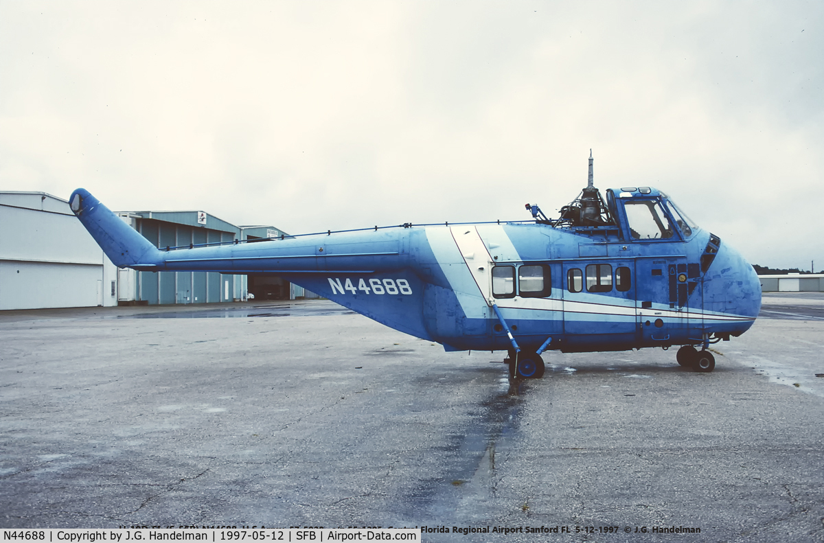 N44688, Sikorsky S-55B C/N 57-5928, At Sanford FL.