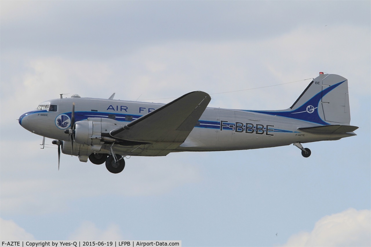 F-AZTE, 1943 Douglas C-47A-1-DL  Skytrain C/N 9172, Douglas C-47A Skytrain, Take off rwy 21, Paris-Le Bourget (LFPB-LBG) Air show 2015