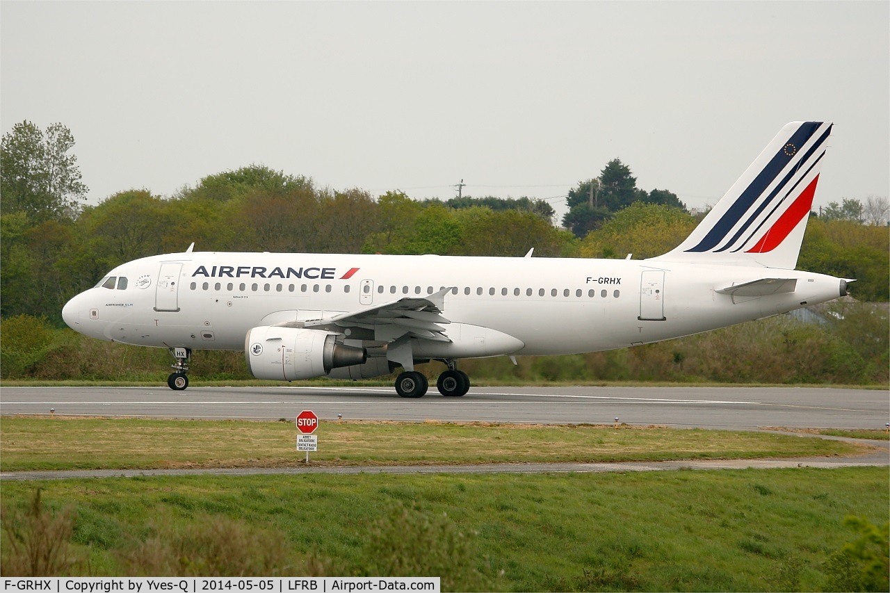 F-GRHX, 2001 Airbus A319-111 C/N 1524, Airbus A319-111, Lining up prior take off rwy 25L, Brest-Bretagne Airport (LFRB-BES)